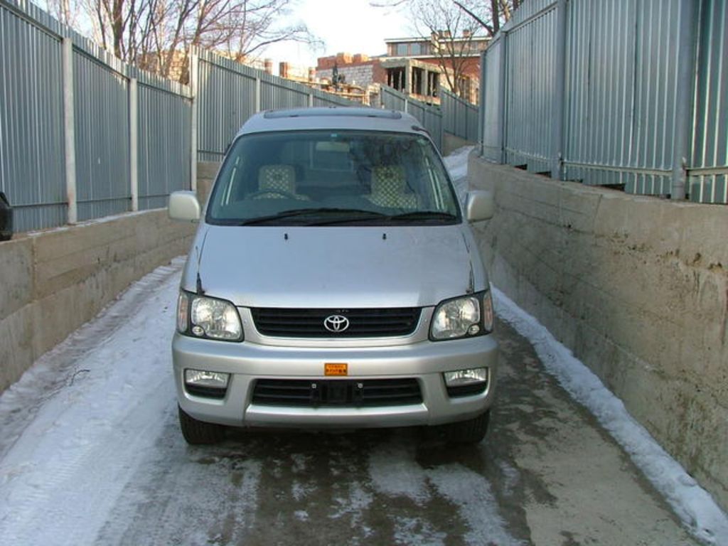 2000 Toyota Town Ace Noah