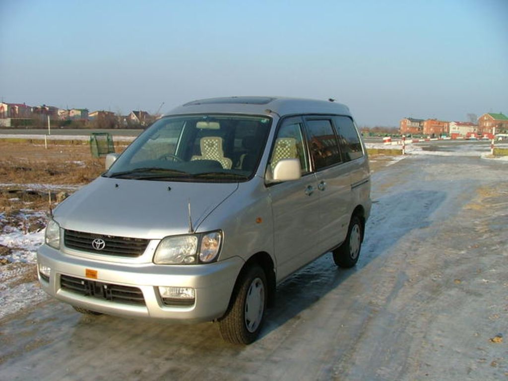 2000 Toyota Town Ace Noah