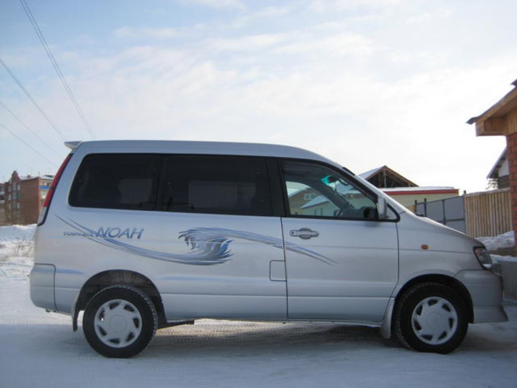 2000 Toyota Town Ace Noah