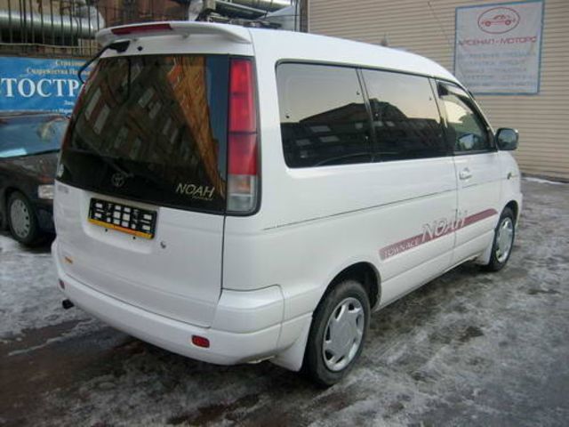 2000 Toyota Town Ace Noah