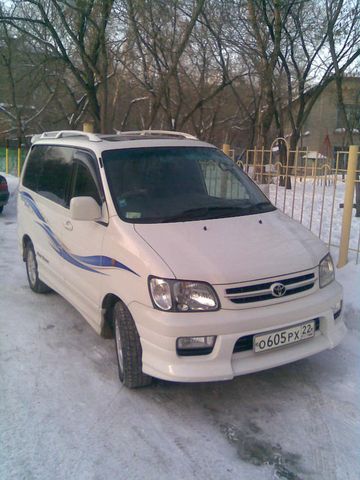 2000 Toyota Town Ace Noah