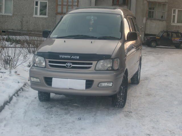 2000 Toyota Town Ace Noah