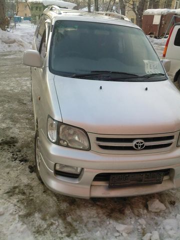 2000 Toyota Town Ace Noah