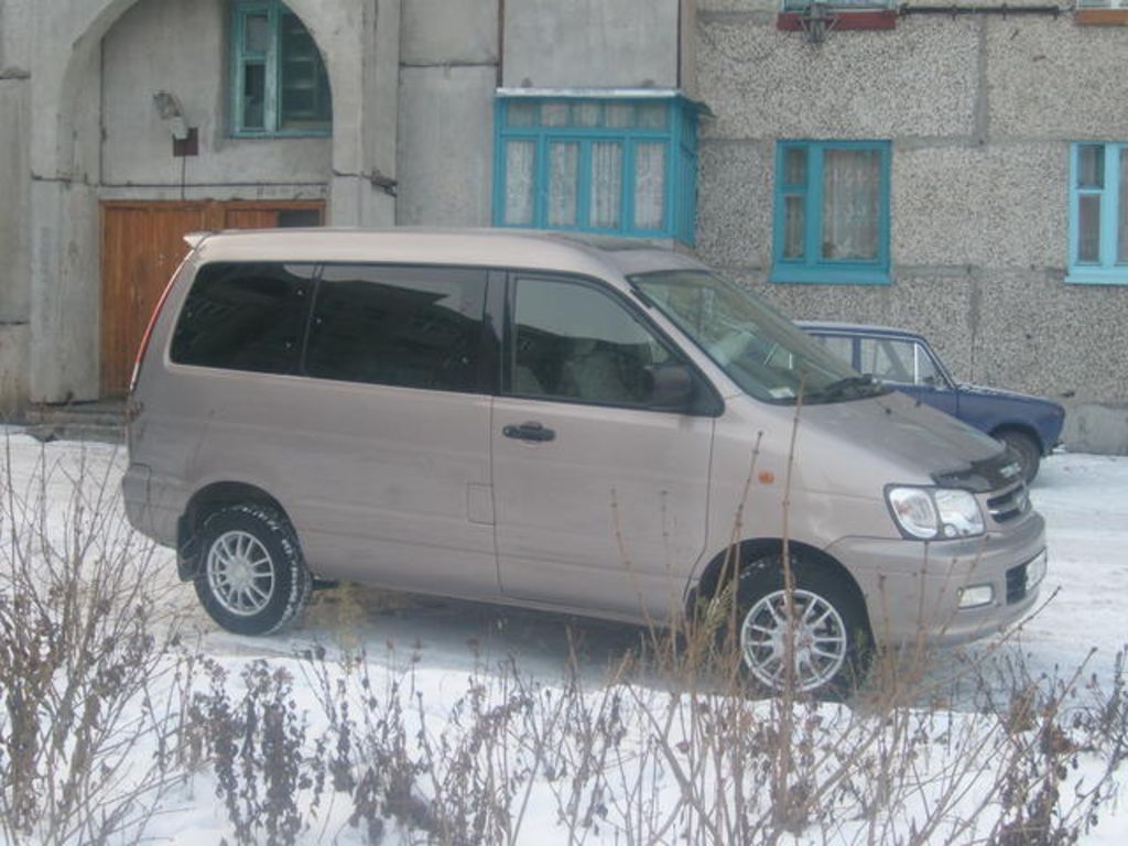 2000 Toyota Town Ace Noah