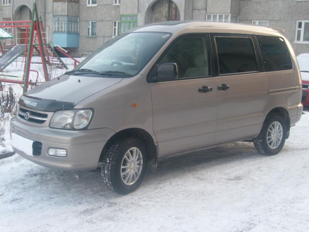 2000 Toyota Town Ace Noah