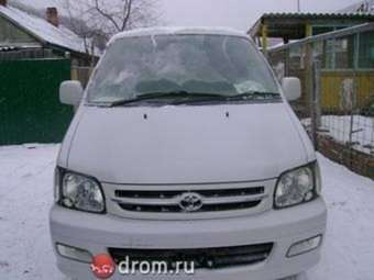 2000 Toyota Town Ace Noah