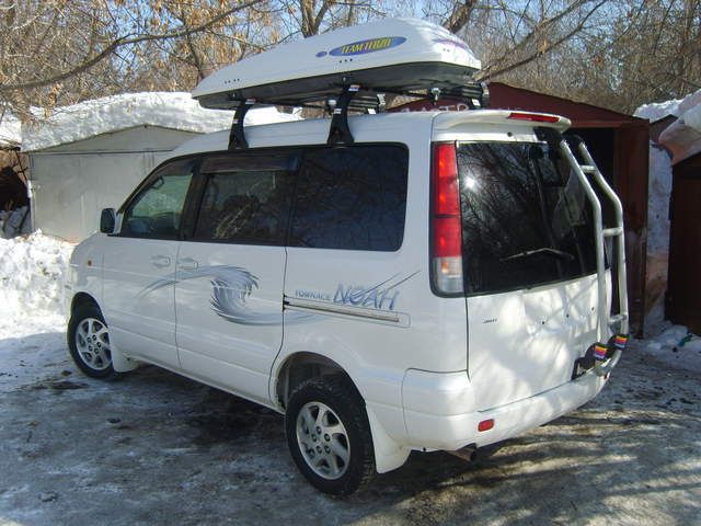 2000 Toyota Town Ace Noah