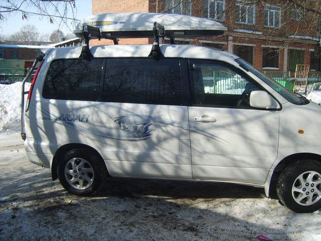 2000 Toyota Town Ace Noah