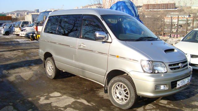 2000 Toyota Town Ace Noah