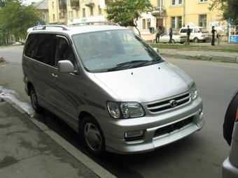 2000 Toyota Town Ace Noah