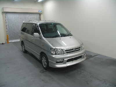 2000 Toyota Town Ace Noah Images