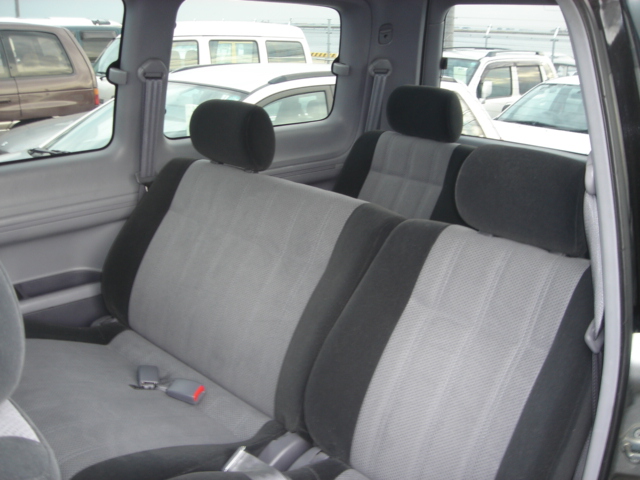2000 Toyota Town Ace Noah Photos