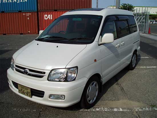 2000 Toyota Town Ace Noah Pictures