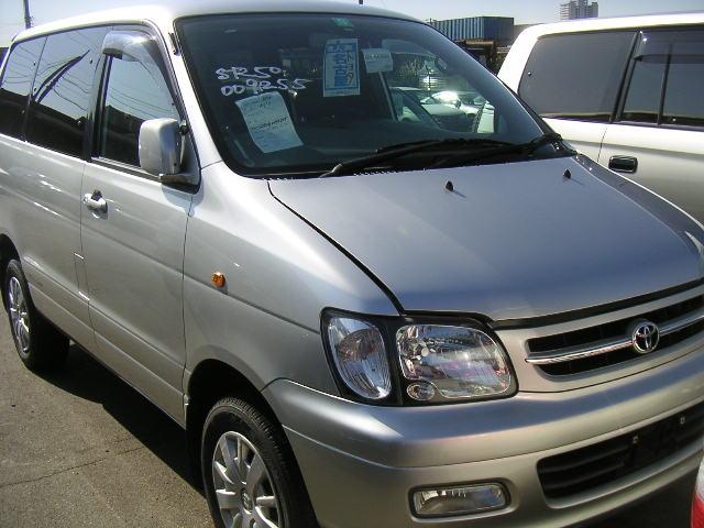 2000 Toyota Town Ace Noah Pictures