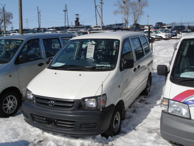 2000 Toyota Town Ace Noah