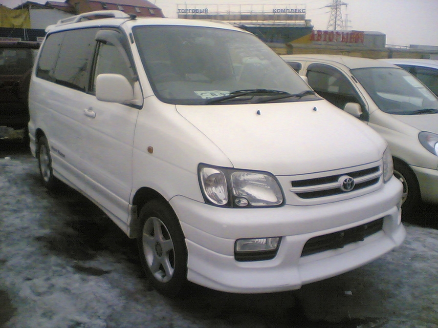 2000 Toyota Town Ace Noah Wallpapers