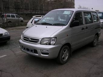 2000 Toyota Town Ace Noah Photos