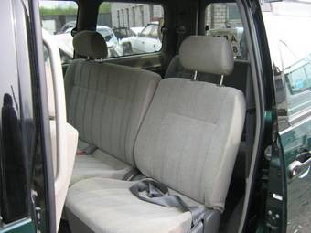 2000 Toyota Town Ace Noah Photos