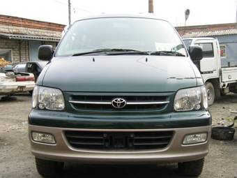 2000 Toyota Town Ace Noah Photos