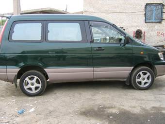 2000 Toyota Town Ace Noah Pictures