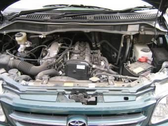 2000 Toyota Town Ace Noah Pictures