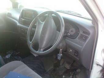 2000 Toyota Town Ace Noah Pictures