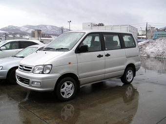 2001 Toyota Town Ace Noah