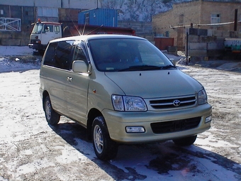 2001 Toyota Town Ace Noah