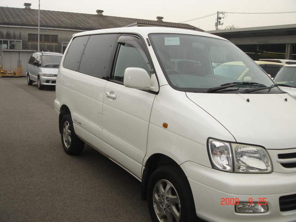 2001 Toyota Town Ace Noah