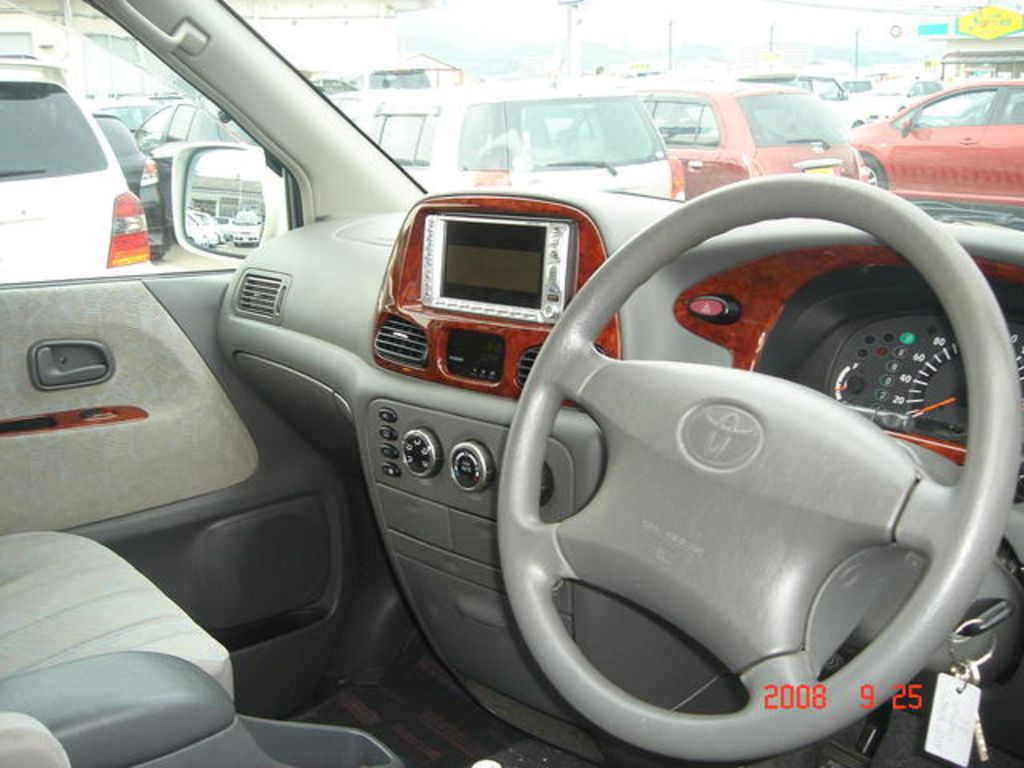 2001 Toyota Town Ace Noah