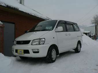 2001 Toyota Town Ace Noah