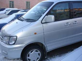 2001 Toyota Town Ace Noah