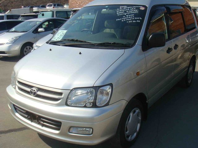 2001 Toyota Town Ace Noah