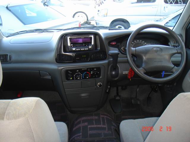 2001 Toyota Town Ace Noah Photos