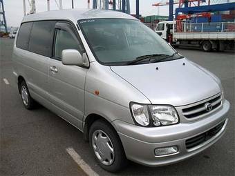 2001 Toyota Town Ace Noah Pictures