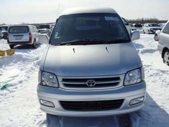 2001 Toyota Town Ace Noah Pictures