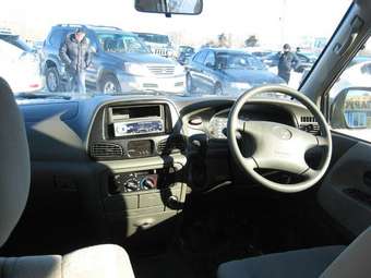 2001 Toyota Town Ace Noah Pictures