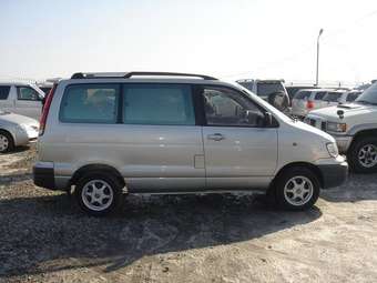 2001 Toyota Town Ace Noah Pictures