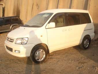 2001 Toyota Town Ace Noah Photos