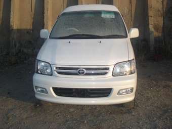 2001 Toyota Town Ace Noah Photos