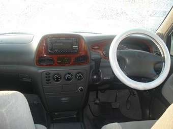 2001 Toyota Town Ace Noah Photos
