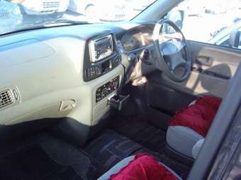 2001 Toyota Town Ace Noah Pictures