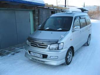 2001 Toyota Town Ace Noah Photos