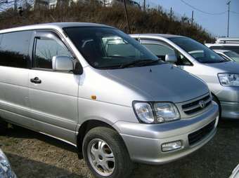 2001 Toyota Town Ace Noah Photos