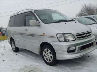 2001 Toyota Town Ace Noah Images