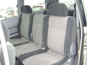 2001 Toyota Town Ace Noah Pictures