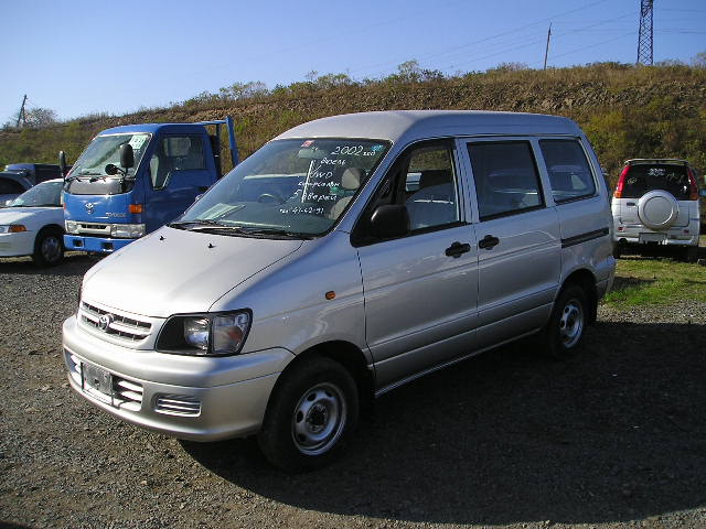 2002 Toyota Town Ace Noah