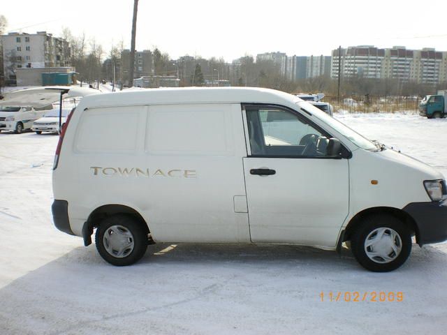 2002 Toyota Town Ace Noah