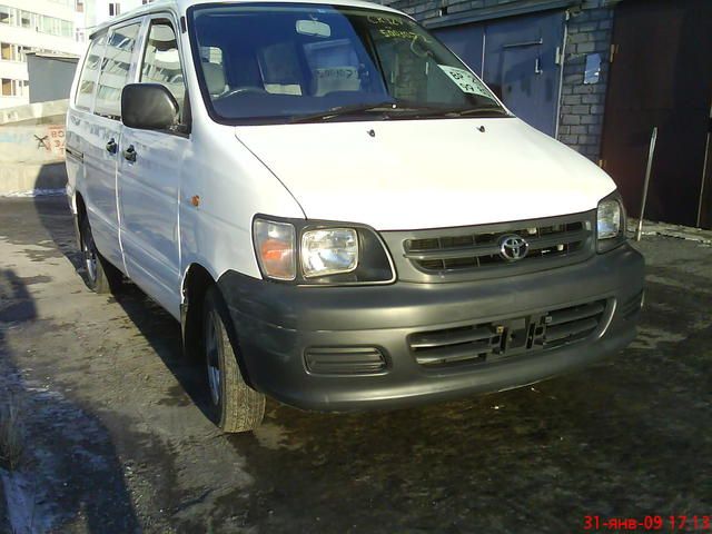 2002 Toyota Town Ace Noah