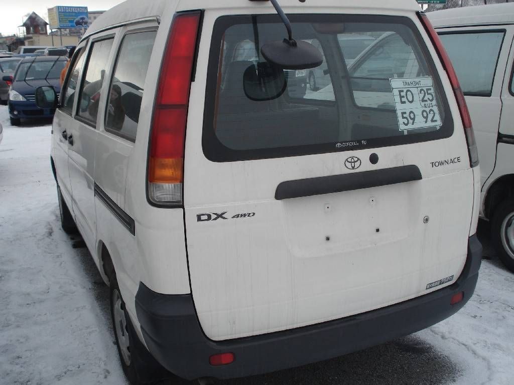 2002 Toyota Town Ace Noah